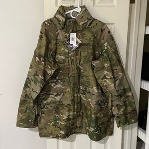 GORE-TEX | Camouflage APECS Parka - Size L Regular